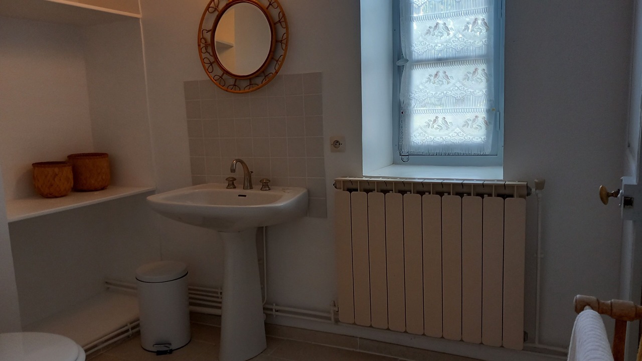Photo of Bathroom in Saint-Benin-d'Azy