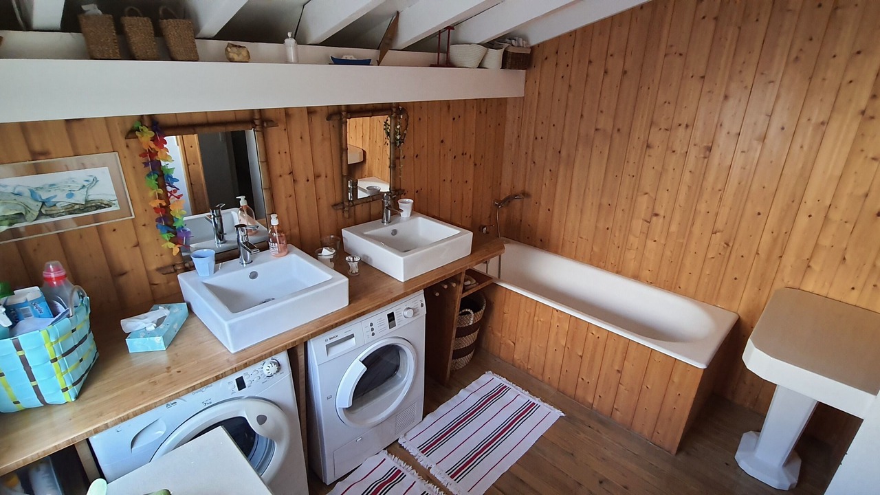 Photo of Bathroom in L'Herbe