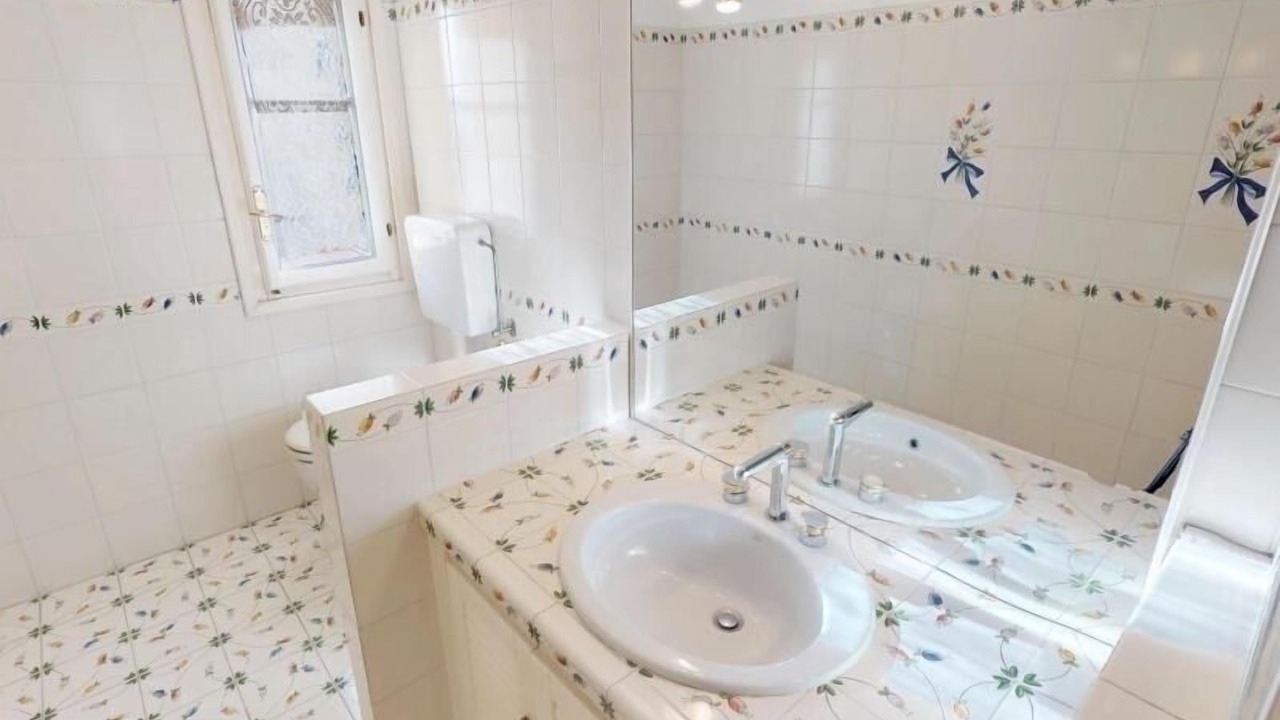Photo of Bathroom in Old Town