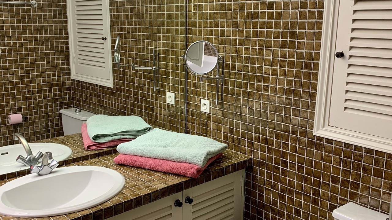 Photo of Bathroom in Saint-Marc-Jaumegarde