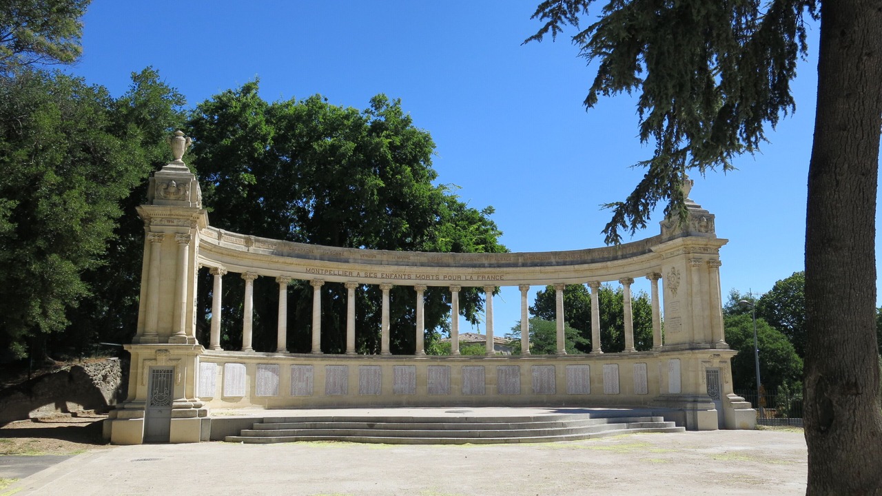 Photo of Others in Les Beaux-Arts