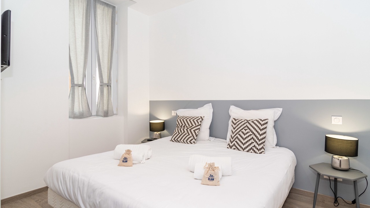 Photo of Bedroom in Cannes City Centre