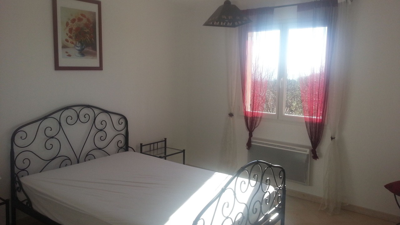 Photo of Bedroom in Puyloubier