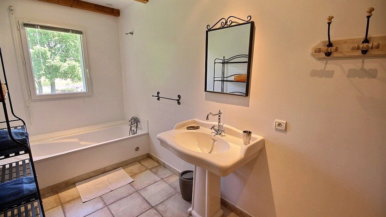 Photo of Bathroom in Cabrieres-d'Avignon