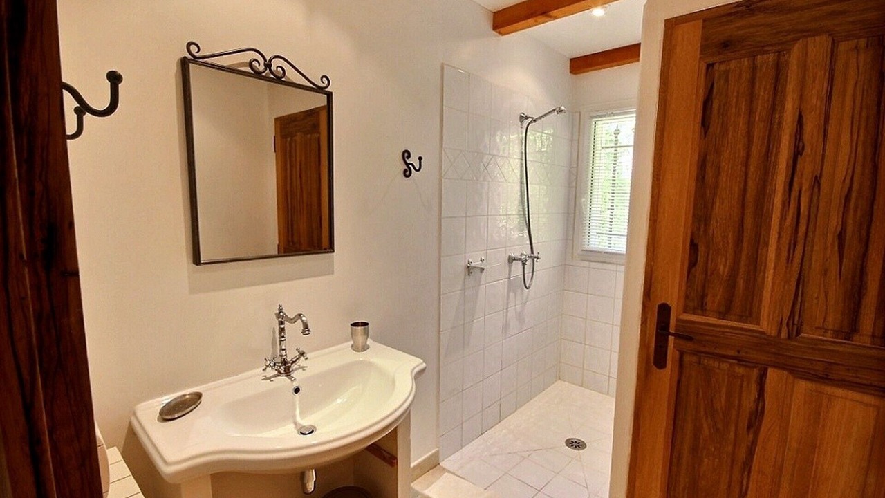 Photo of Bathroom in Cabrieres-d'Avignon