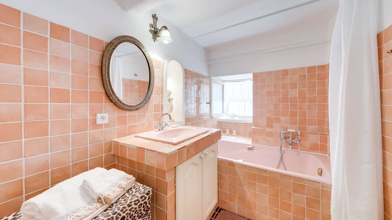 Photo of Bathroom in Old Town