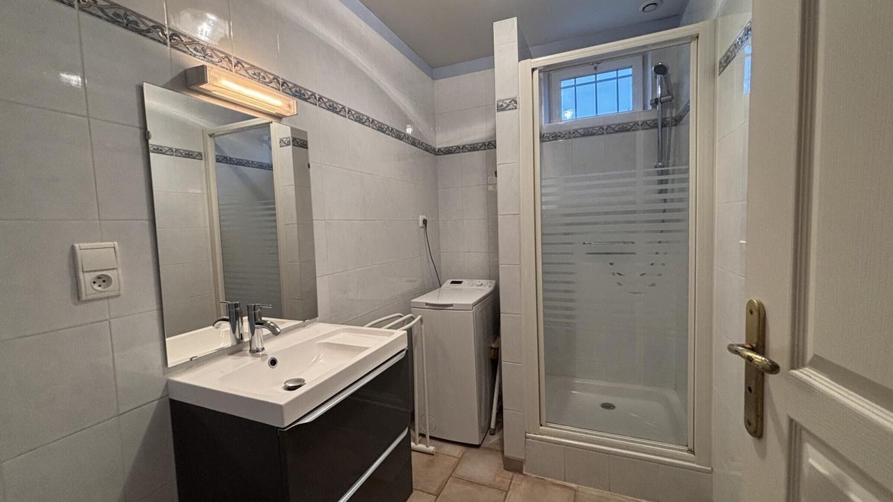 Photo of Bathroom in Aurouer