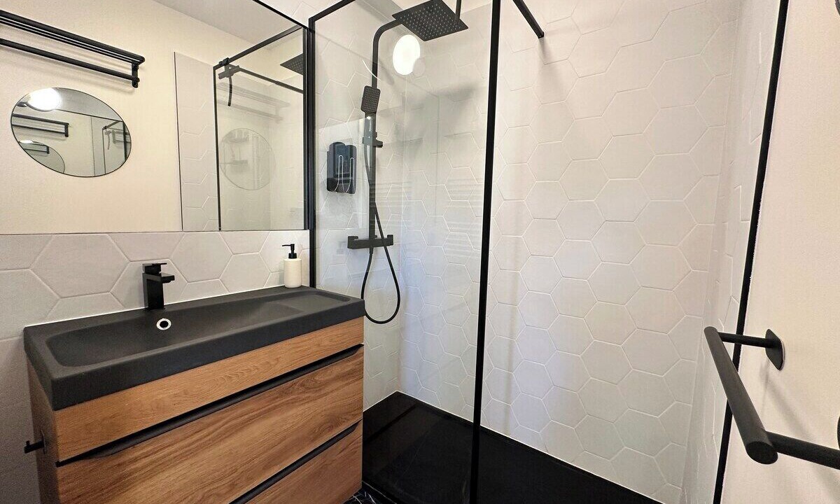 Photo of Bathroom in Golfe Juan