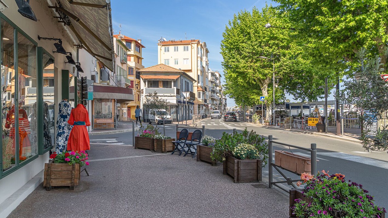 Photo of Others in Golfe Juan