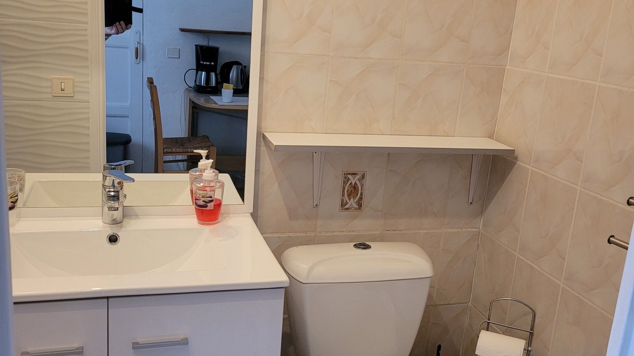 Photo of Bathroom in Biot