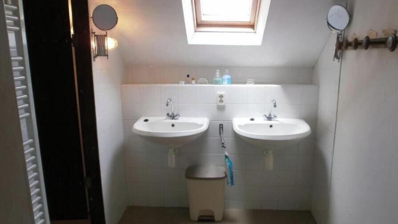 Photo of Bathroom in Crux-la-Ville