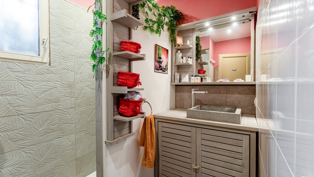 Photo of Bathroom in Eyragues