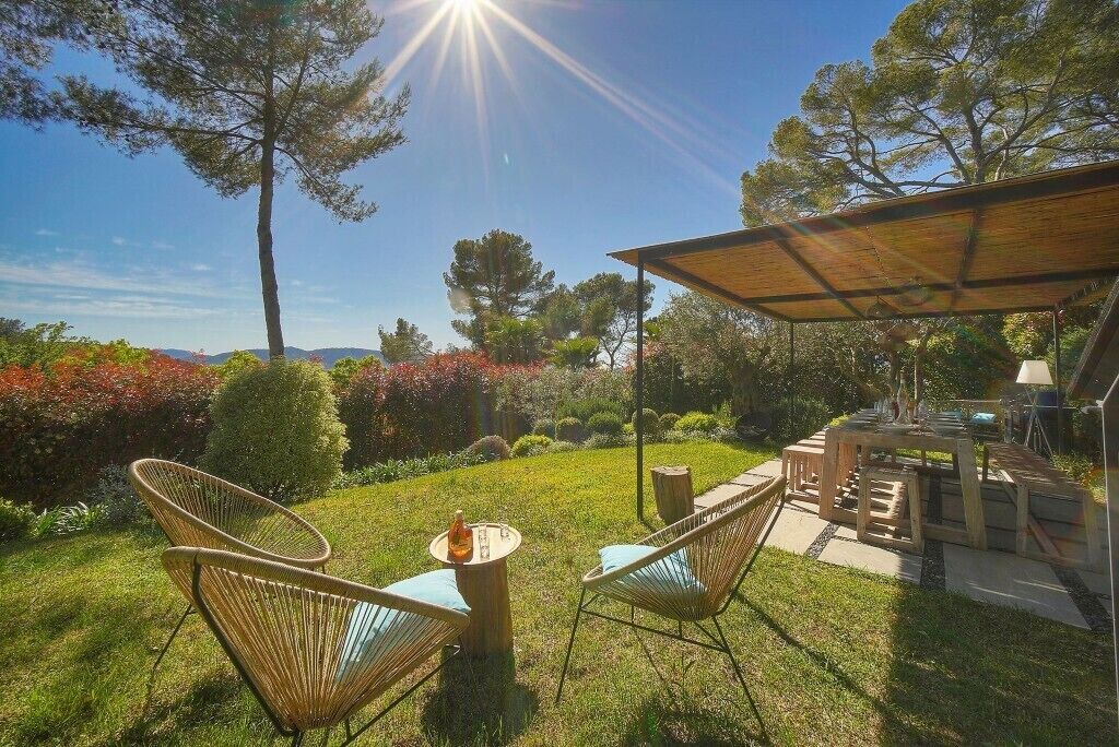 Photo of Outdoor in Mougins Town Centre