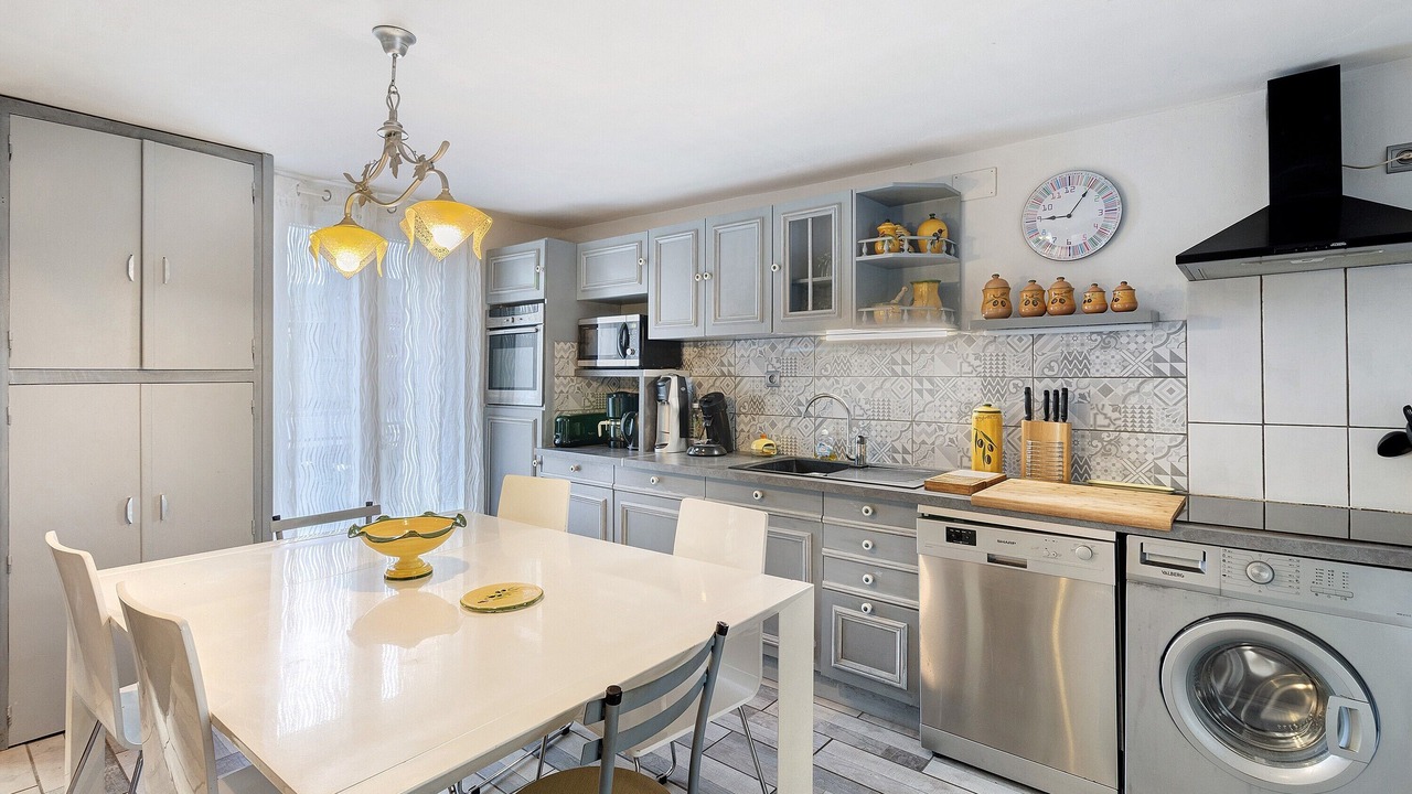 Photo of Kitchen in Le Lardin-Saint-Lazare