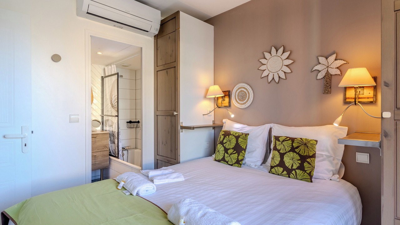 Photo of Bedroom in Antibes City Centre