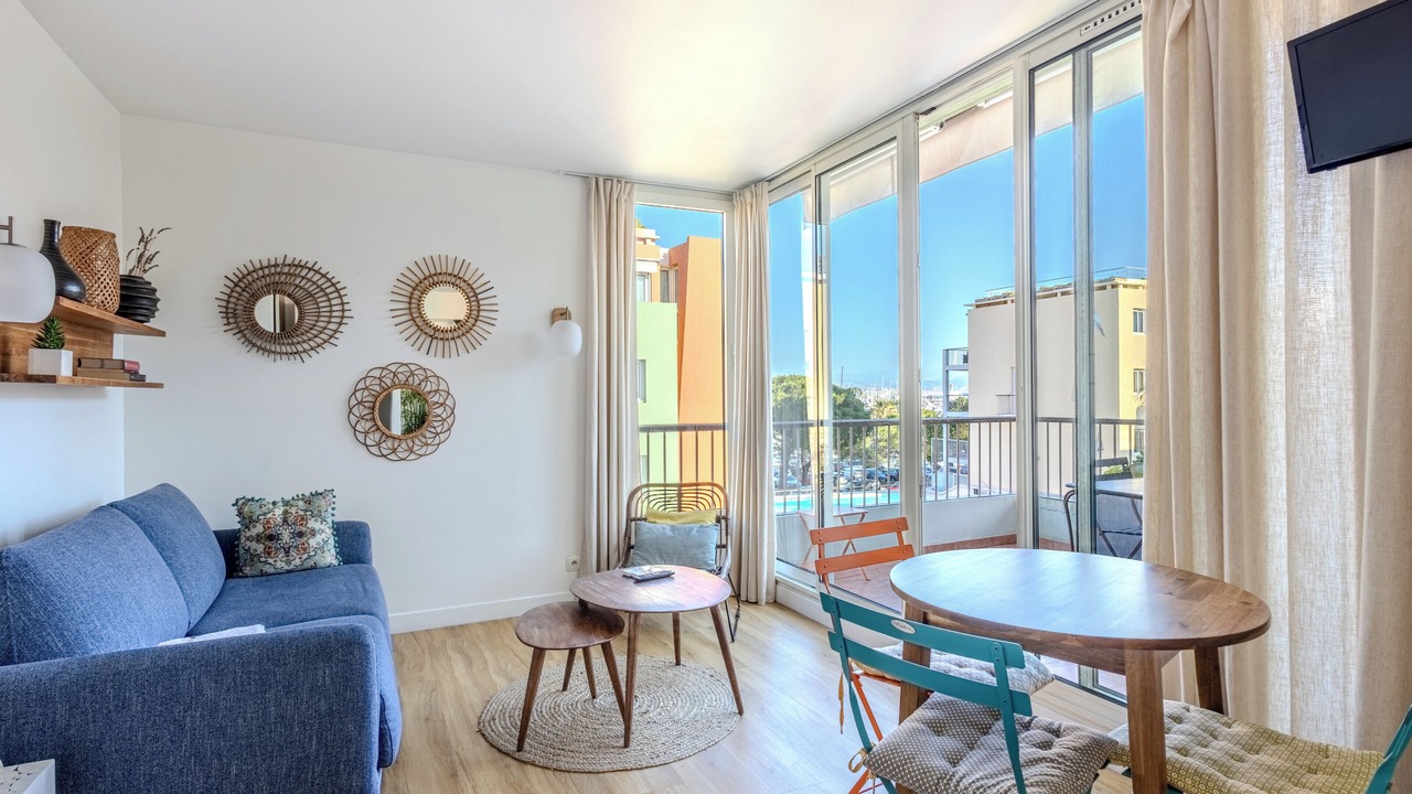 Photo of Livingroom in Antibes City Centre
