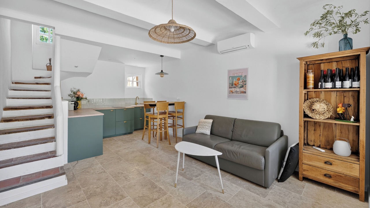 Photo of Livingroom in Grand Sud