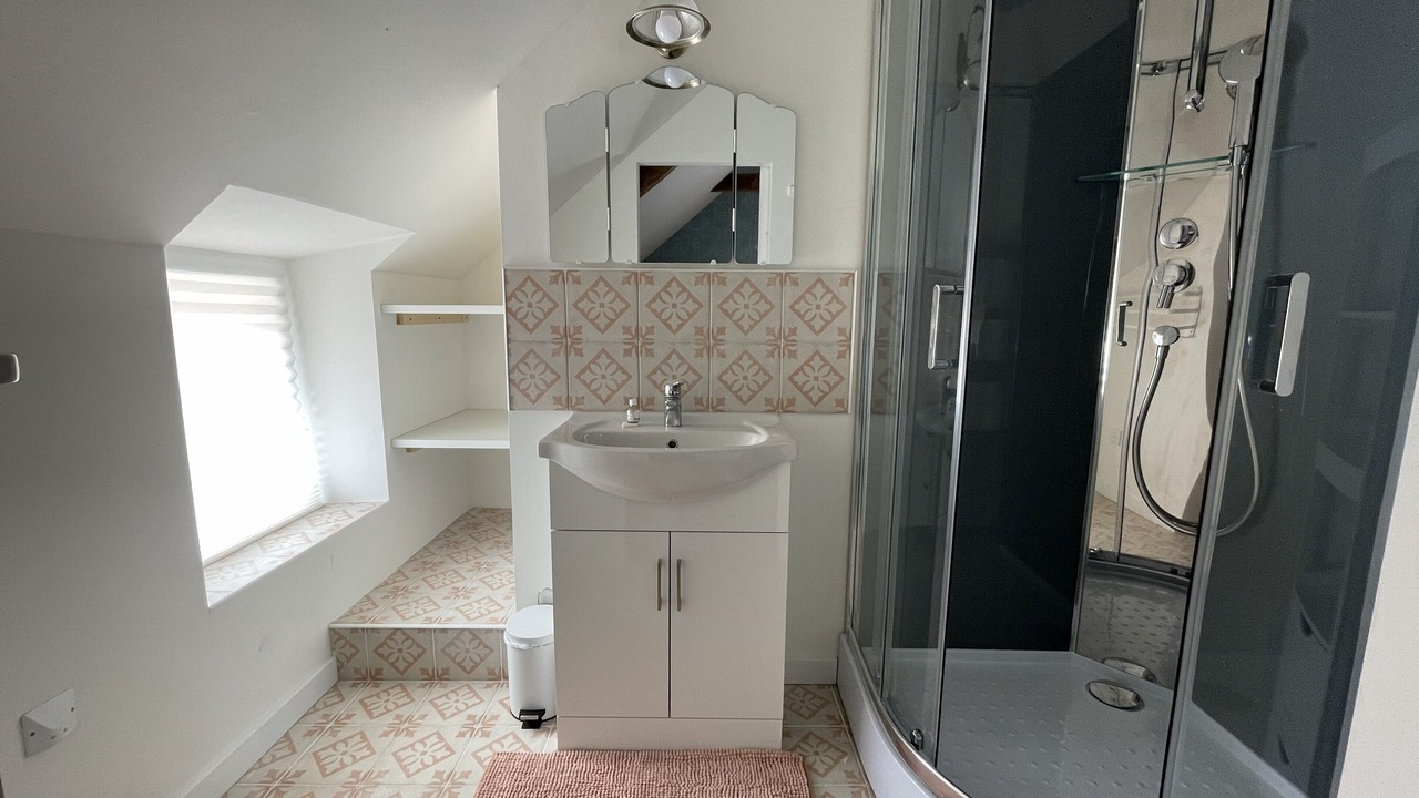 Photo of Bathroom in Tonnerre