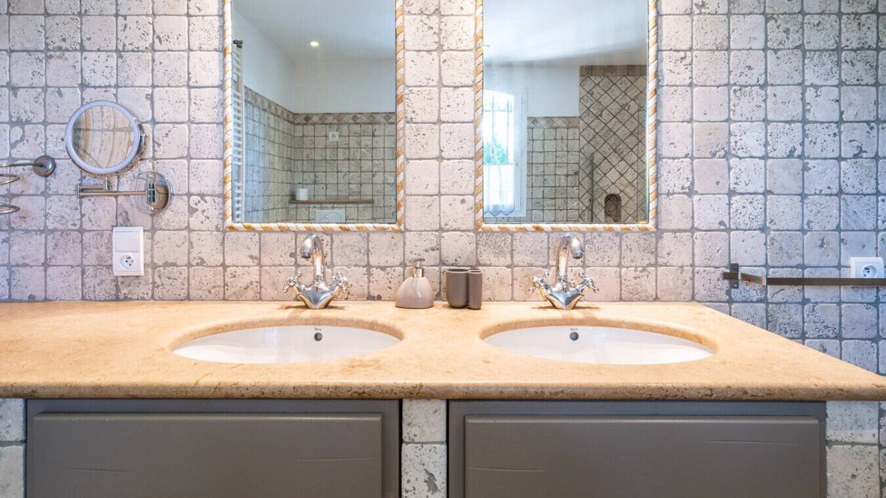 Photo of Bathroom in Biot