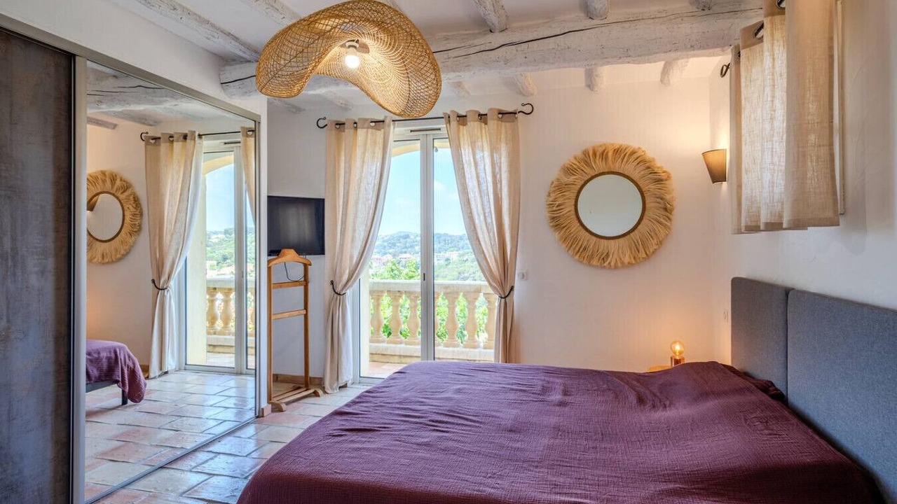 Photo of Bedroom in Biot