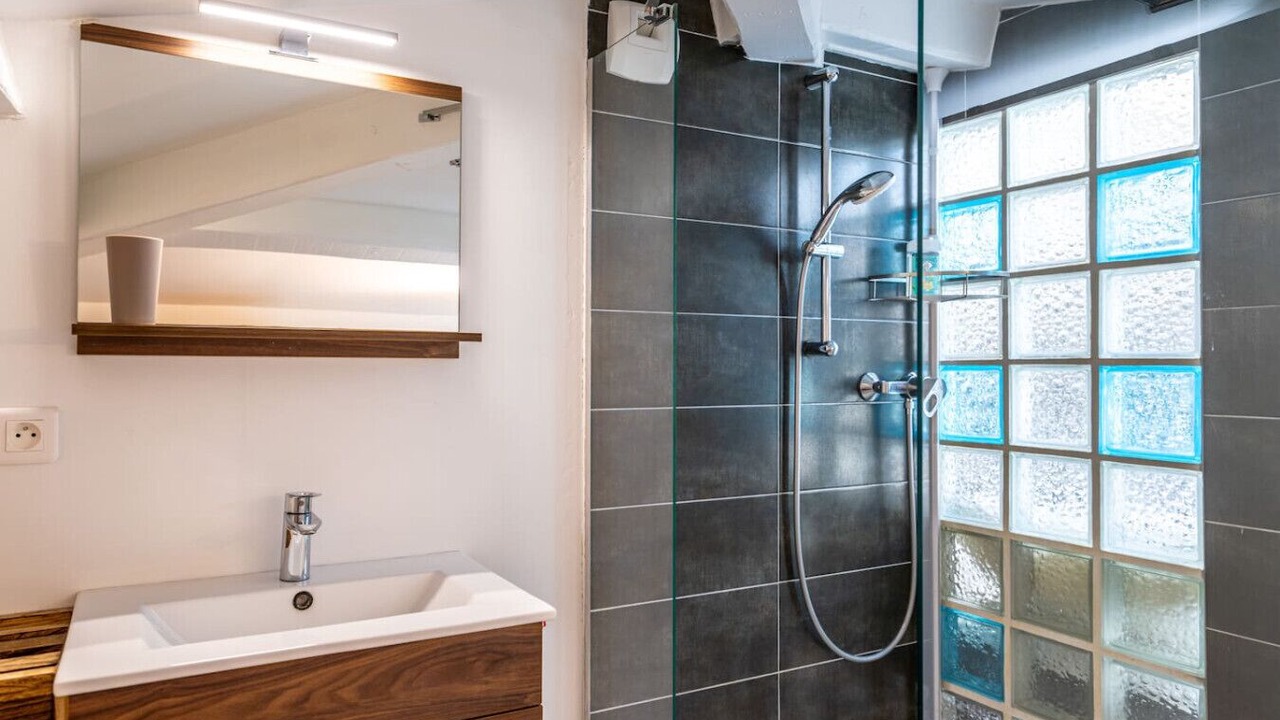 Photo of Bathroom in Biot