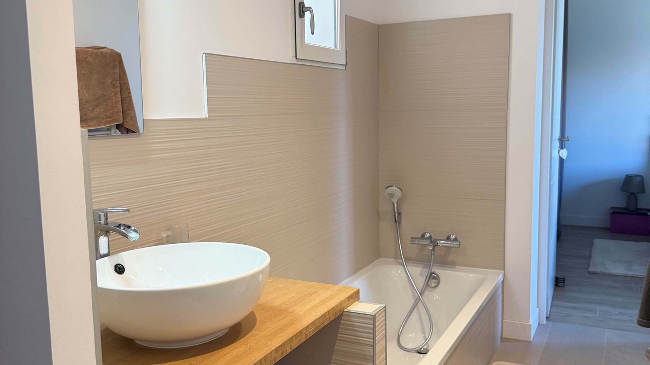 Photo of Bathroom in La Flotte