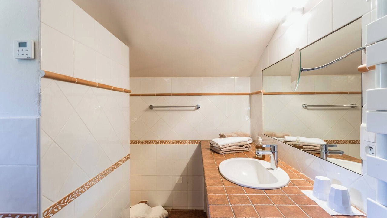 Photo of Bathroom in Maubec