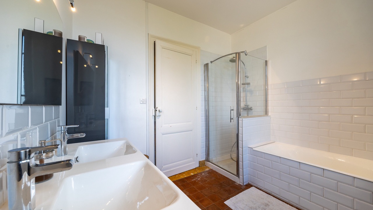 Photo of Bathroom in Saint-Germain-Du-Puch