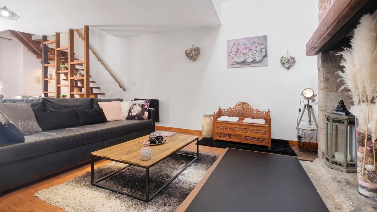Photo of Livingroom in Azerat