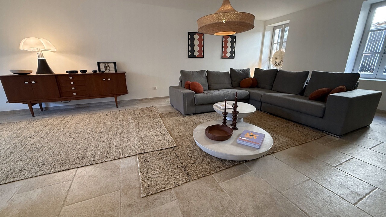 Photo of Livingroom in Mouries