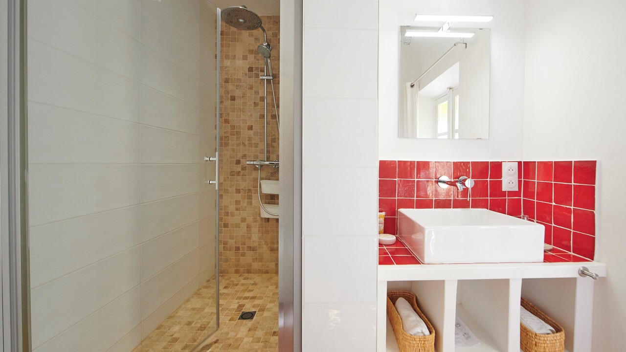 Photo of Bathroom in Neoules