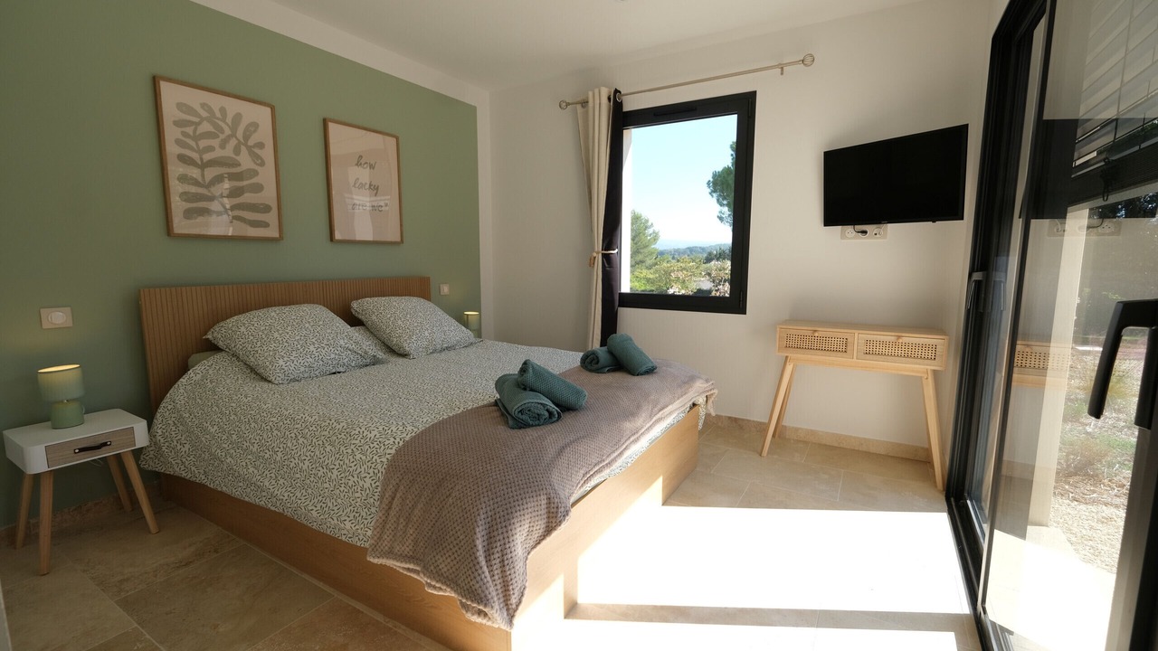 Photo of Bedroom in Pernes-les-Fontaines