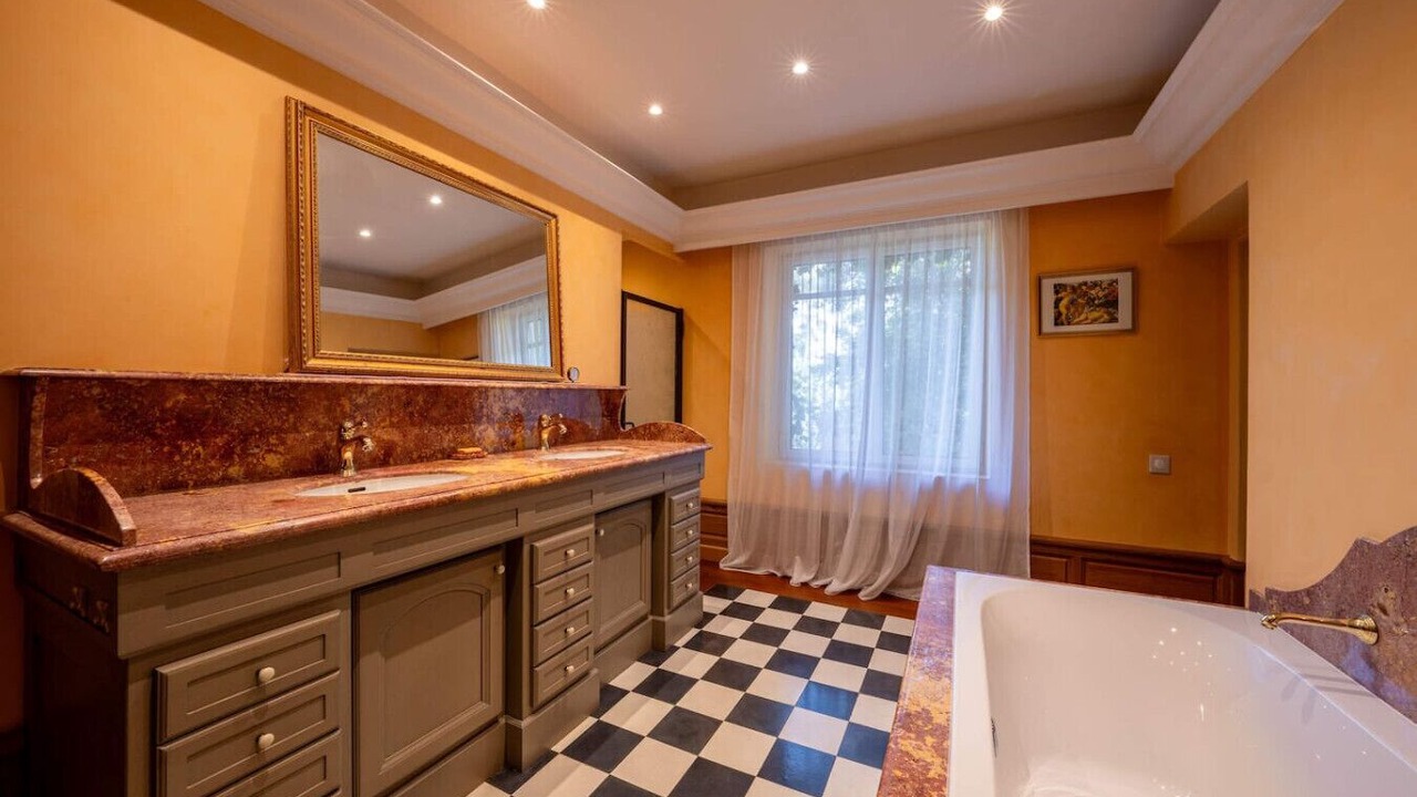 Photo of Bathroom in Biot