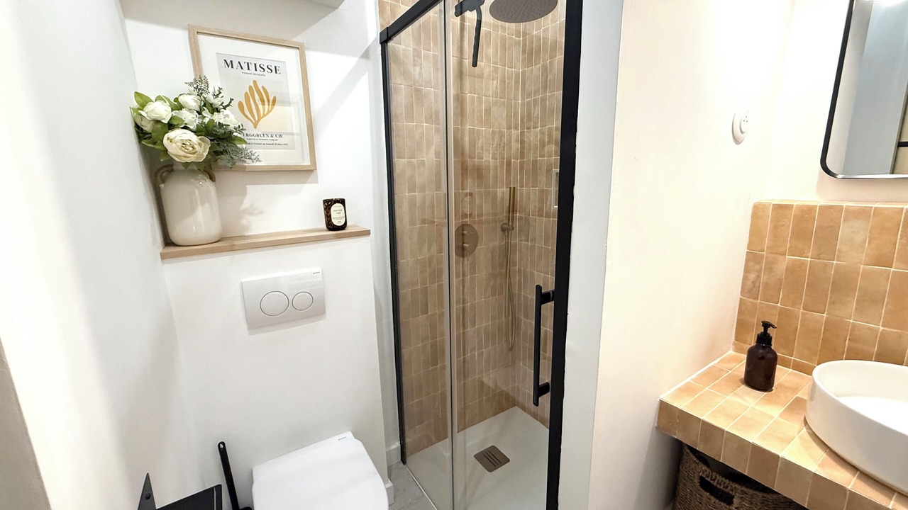 Photo of Bathroom in Mazarin Quarter