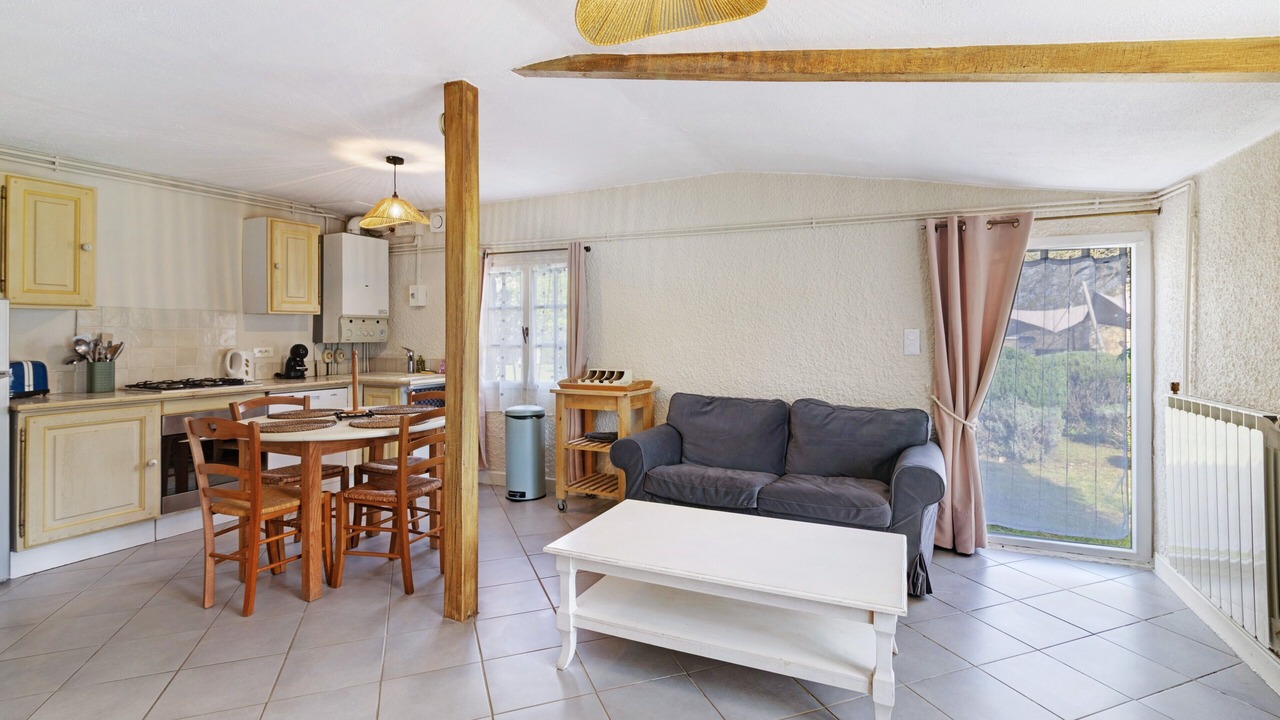 Photo of Livingroom in Jayac