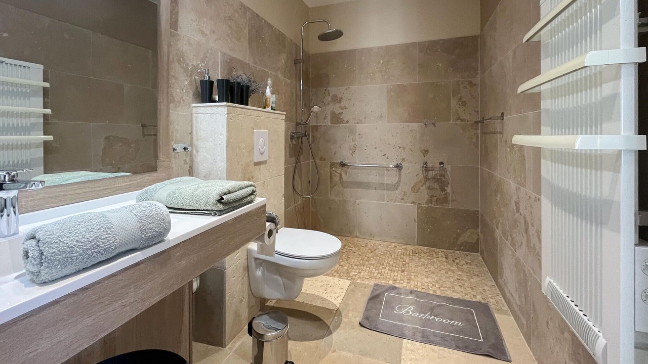 Photo of Bathroom in Aureille