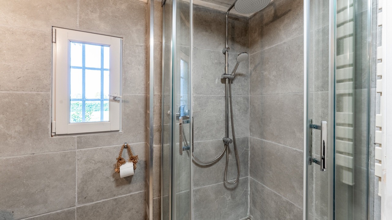 Photo of Bathroom in Eyragues