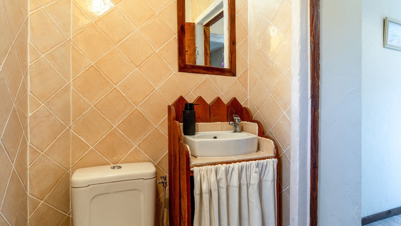 Photo of Bathroom in Eyragues