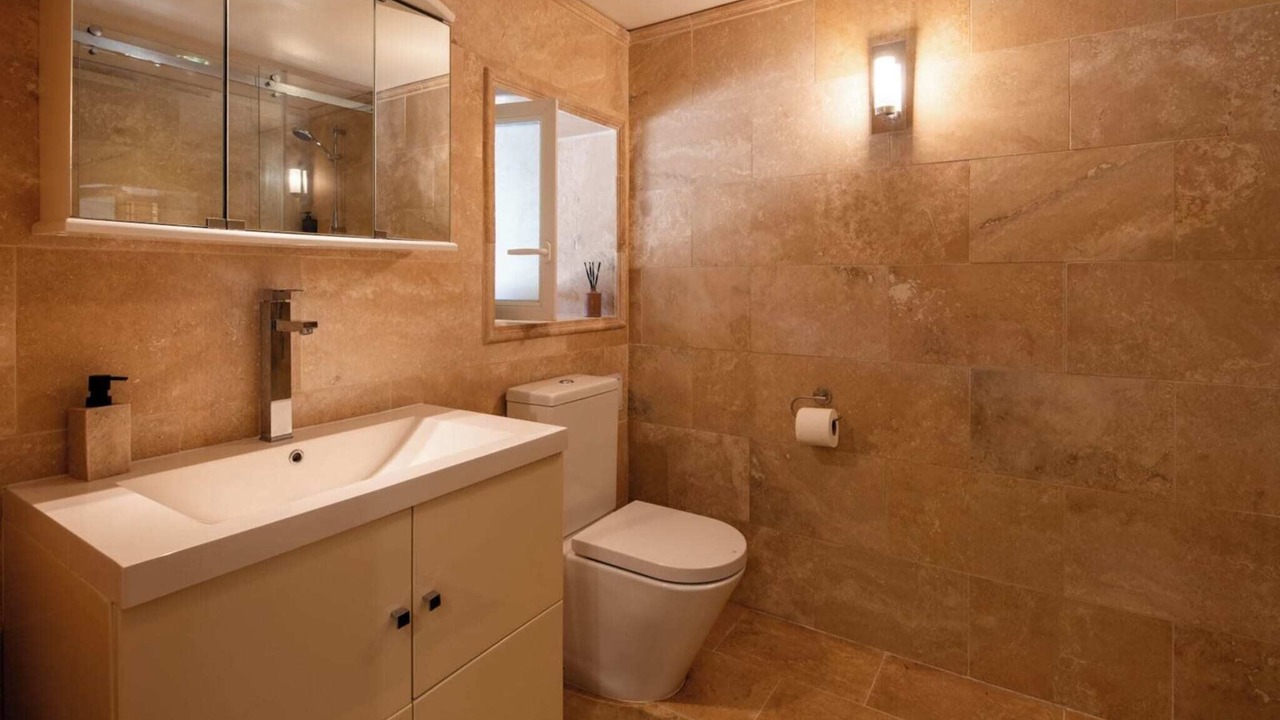 Photo of Bathroom in La Roque-Gageac