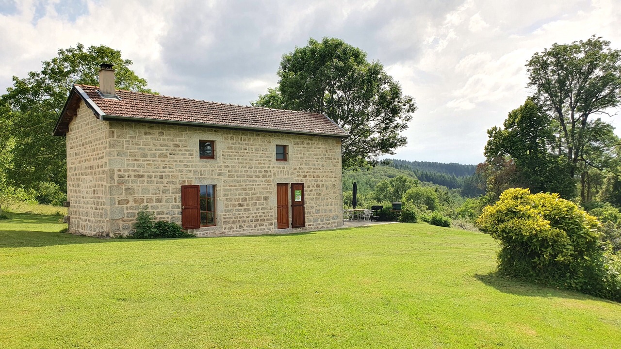 Photo of Outdoor in Saint-Victor-Montvianeix
