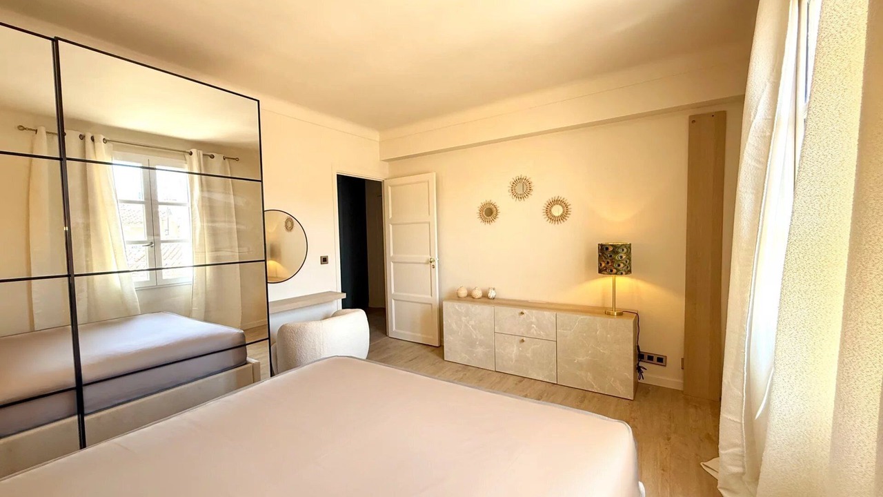 Photo of Bedroom in Saint-Tropez City Centre