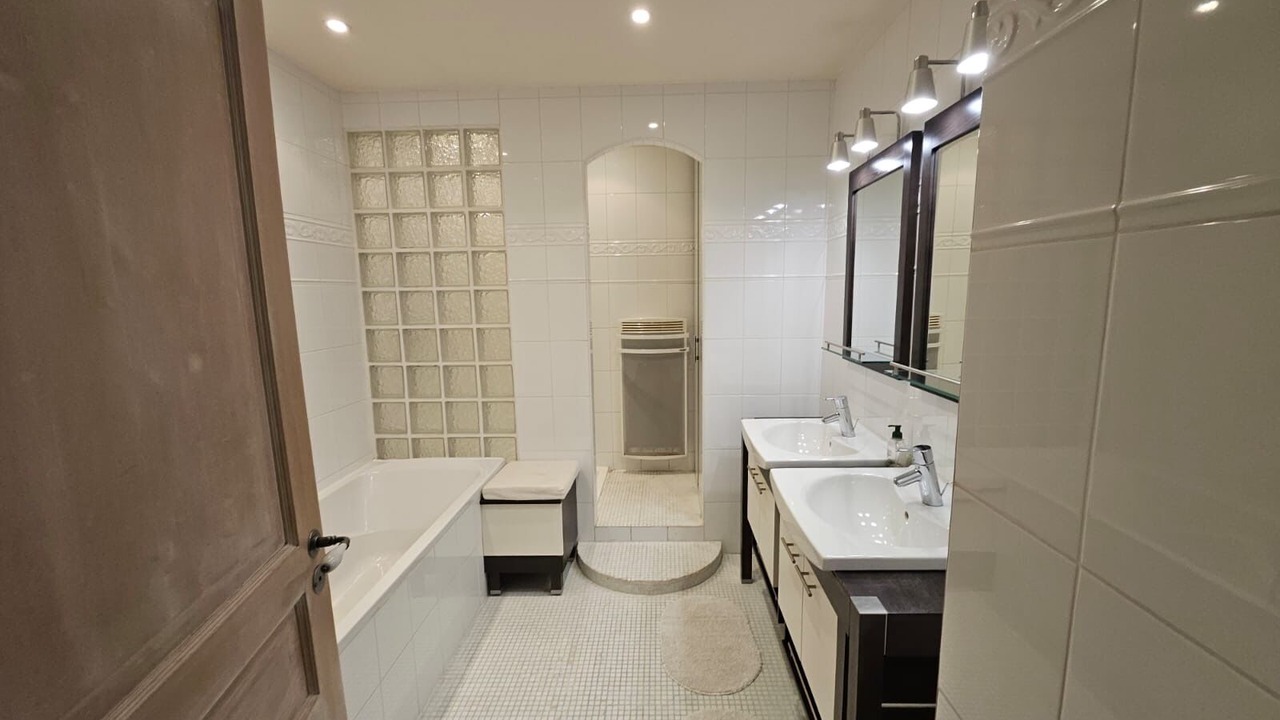Photo of Bathroom in Saint-Etienne-de-Tinee