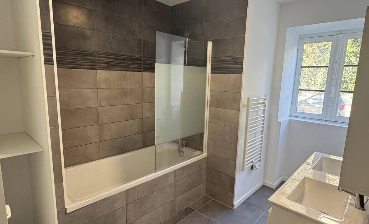 Photo of Bathroom in Saint-Forgeux