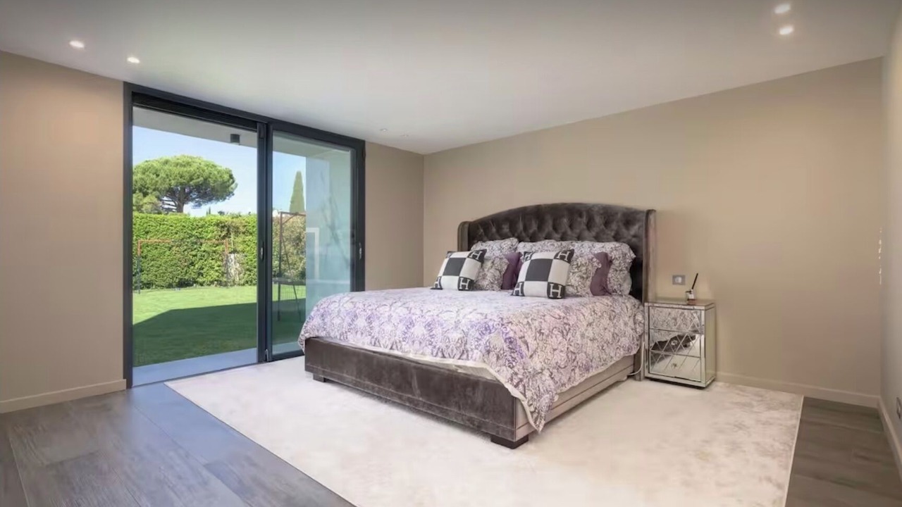 Photo of Bedroom in Biot