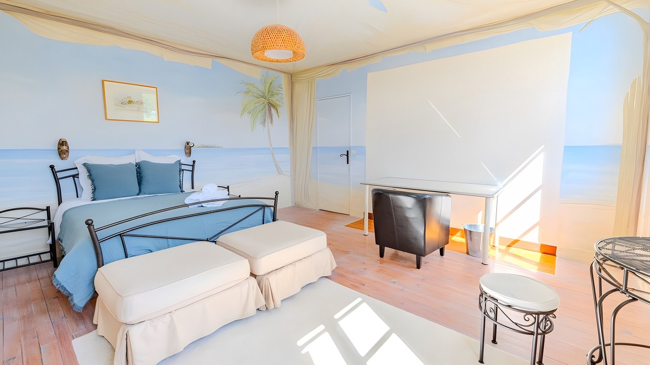 Photo of Bedroom in Grezillac