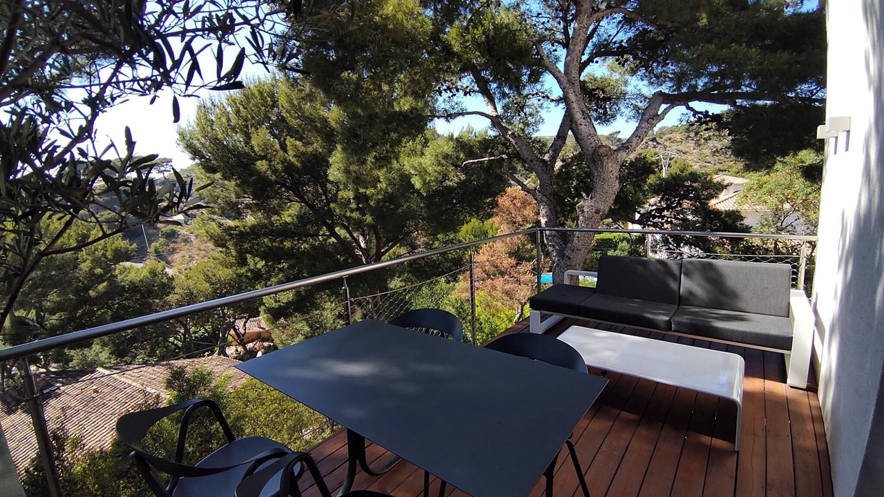 Photo of Outdoor in Ensues-la-Redonne