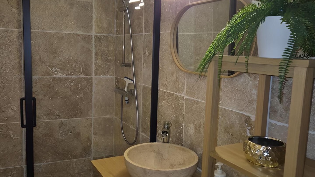 Photo of Bathroom in St.-Remy-de-Provence