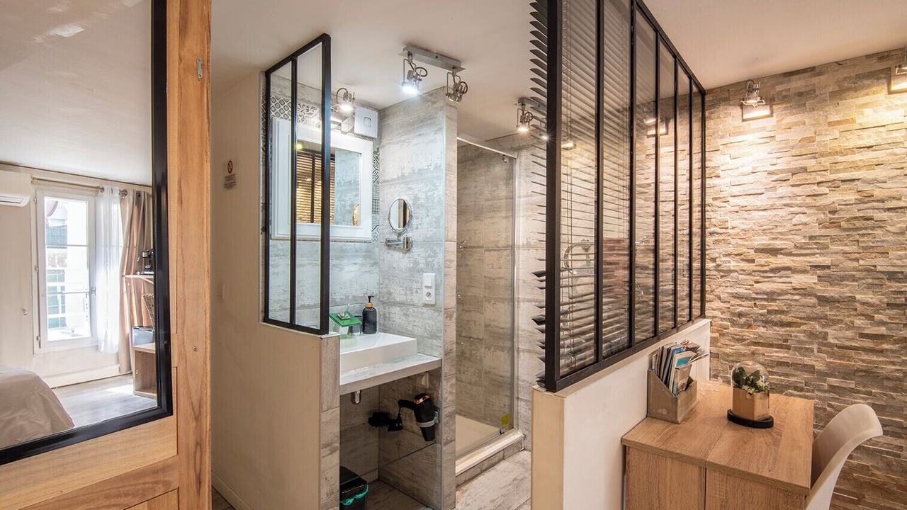 Photo of Bathroom in Les Grands Carmes