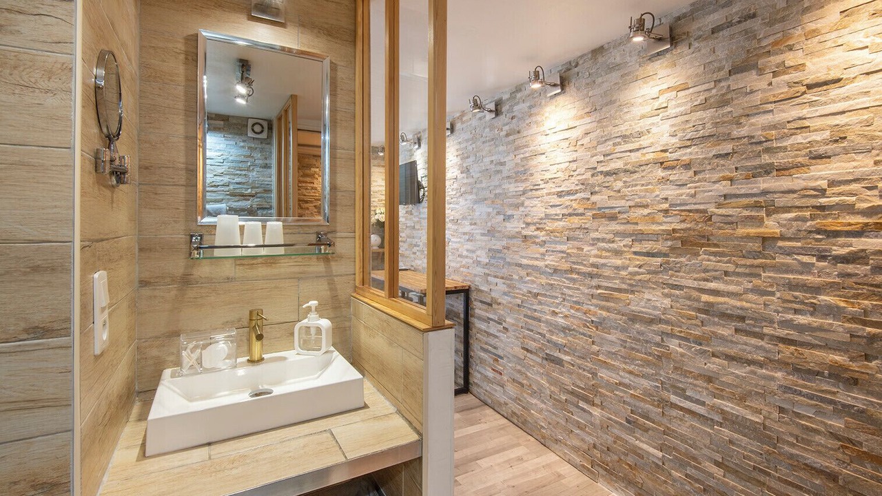 Photo of Bathroom in Les Grands Carmes