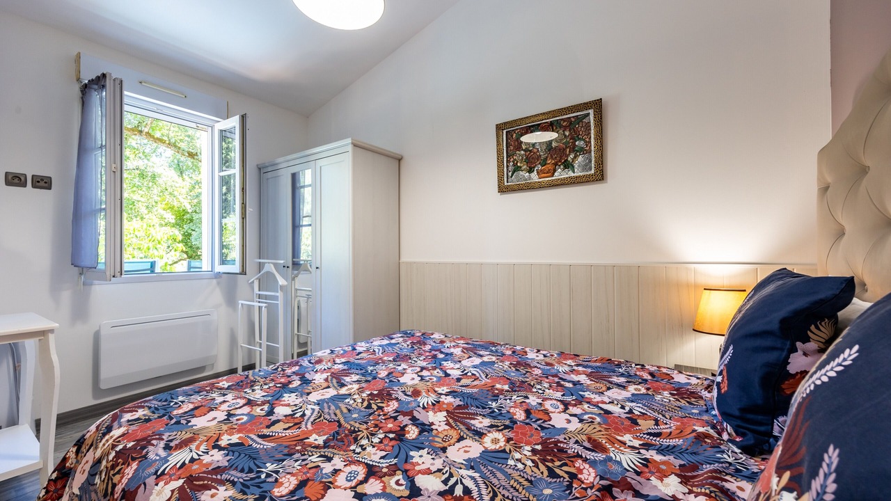 Photo of Bedroom in Lamothe-Montravel